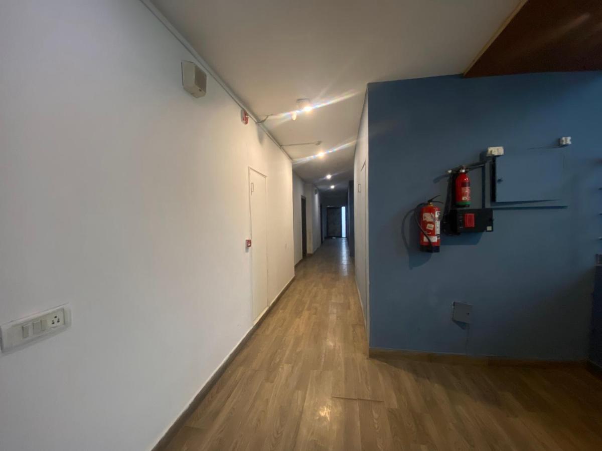 Divine Inn Couple Friendly Hotel Near Sector 51 Metro Station Noida Exterior photo
