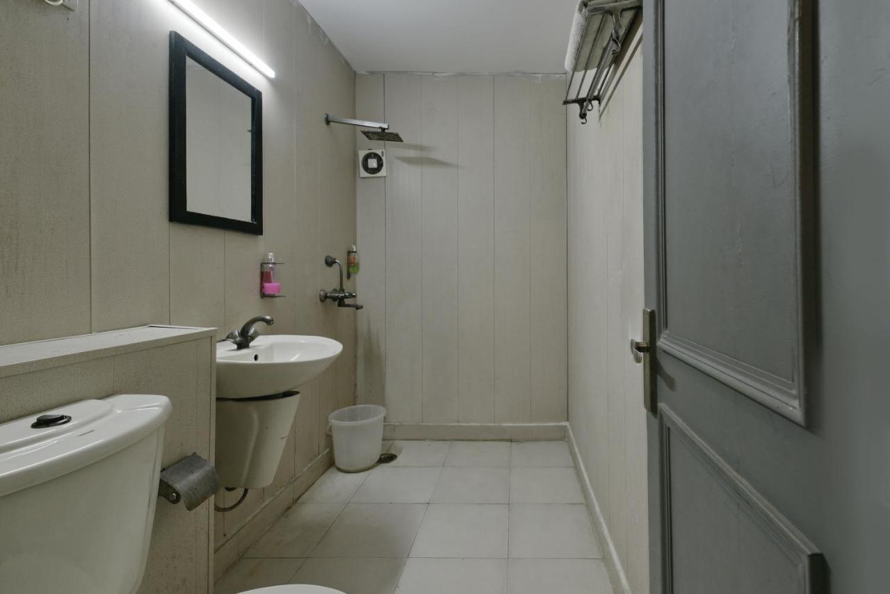 Divine Inn Couple Friendly Hotel Near Sector 51 Metro Station Noida Exterior photo